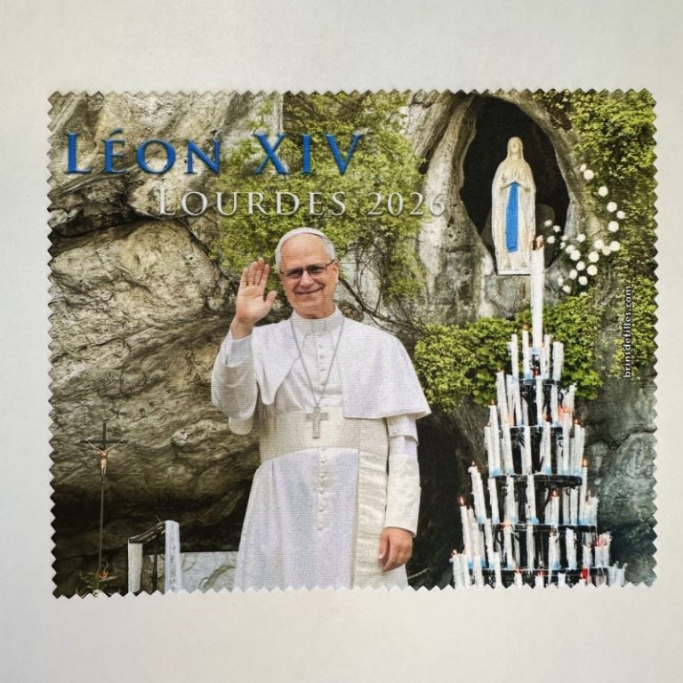 Essuie-Lunettes Pape Léon XIV à Lourdes