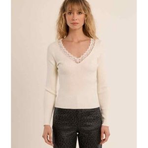 TOP CREME MANCHES LONGUES ENCOLURE DENTELLE  - MOLLY BRACKEN