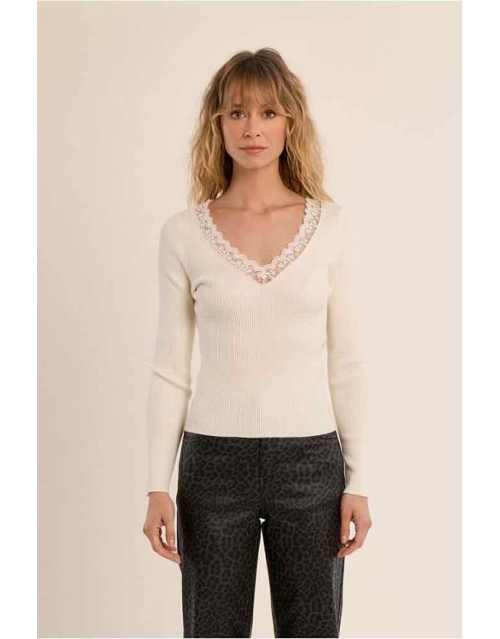 TOP CREME MANCHES LONGUES ENCOLURE DENTELLE  - MOLLY BRACKEN