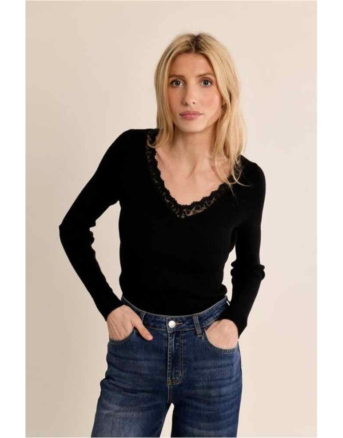 TOP NOIR MANCHES LONGUES ENCOLURE DENTELLE  - MOLLY BRACKEN